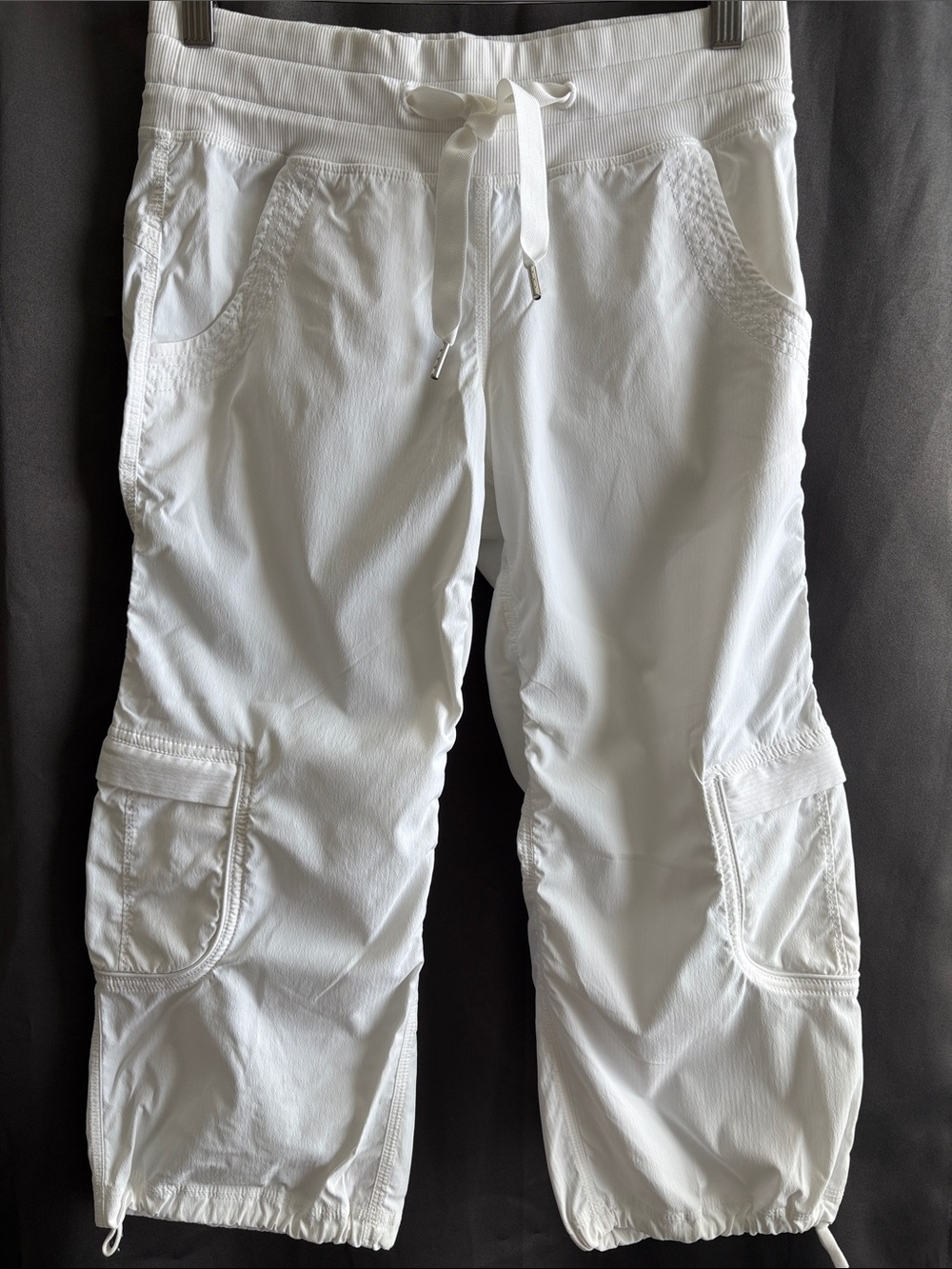 lululemon athletica White Woman’s Nylon Lighweight BeachCargo Jogger Capri SZ 4